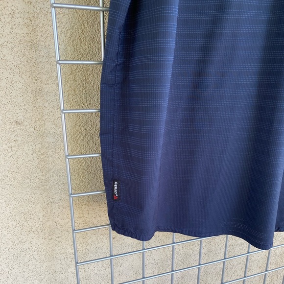 Men's Blue Pattern Button-Down Short-Sleeve Shirt - Picture 5 of 7